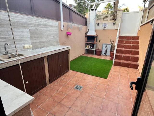 Piso en Venta en Calle de los Juegos de Languedoc-Rosellon, 30 en El Toyo