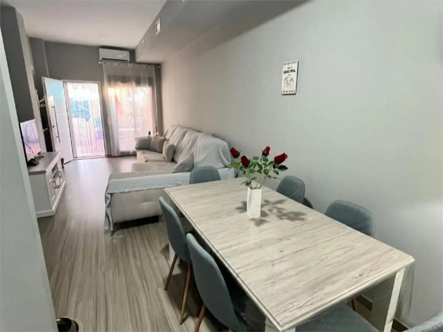 Piso en venta en Calle de los Juegos de Languedoc-Rosellon, 30, El Toyo Comedor de Piso en venta en Almería con Aire acondicionado, Jardín privado y Terraza