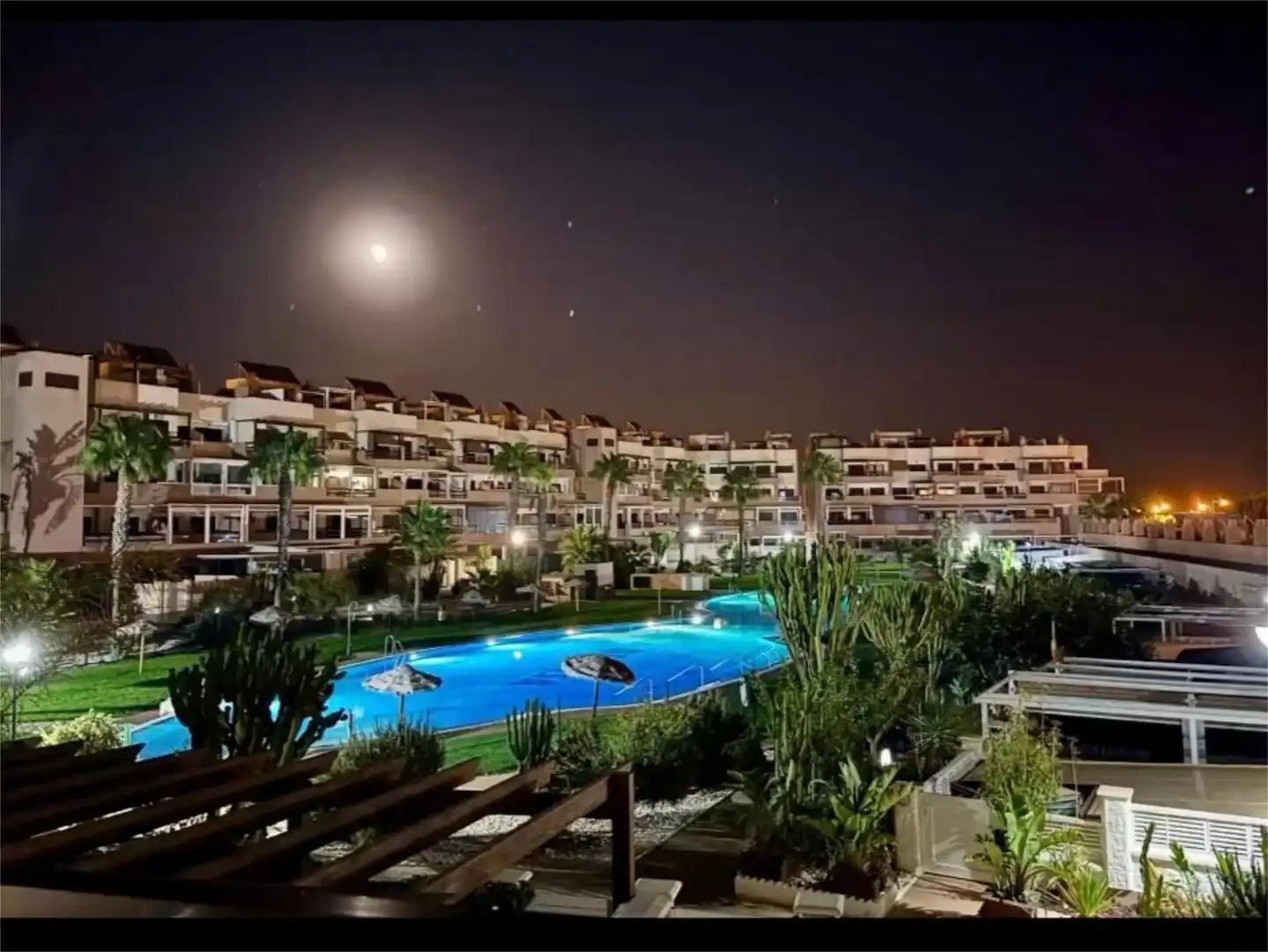 Piso en venta en Calle de los Juegos de Languedoc-Rosellon, 30, El Toyo Jardín de Piso en venta en Almería con Aire acondicionado, Jardín privado y Terraza