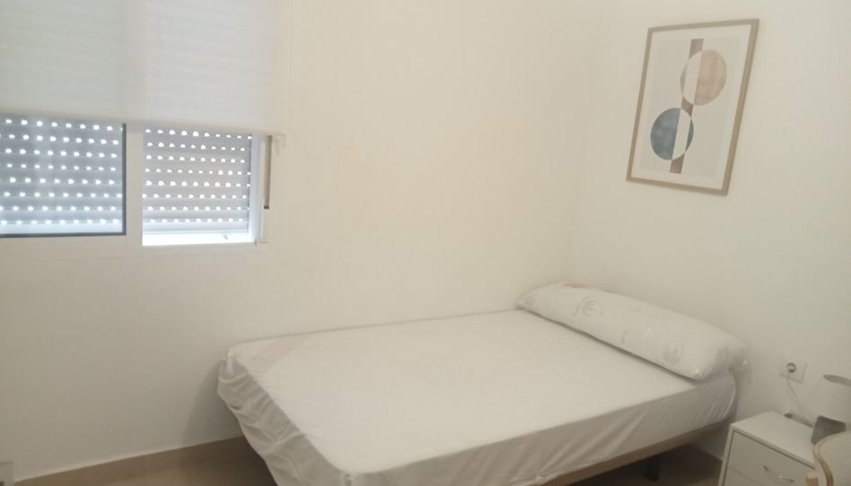 Room in Plaza Doctor Casimiro Bonmatí, 12, Ensanche, Cartagena - image 1 Photo 1 of Room in Plaza Doctor Casimiro Bonmatí, 12, Ensanche, Cartagena