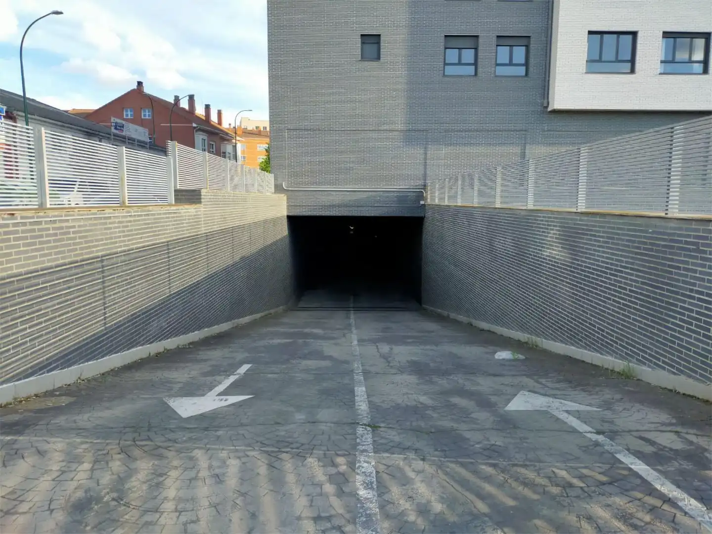 Pis en venda a Calle Carbonero, 6, Pajarillos Altos Aparcament de Pis en venda en Valladolid amb Calefacció, Traster i Videoporter