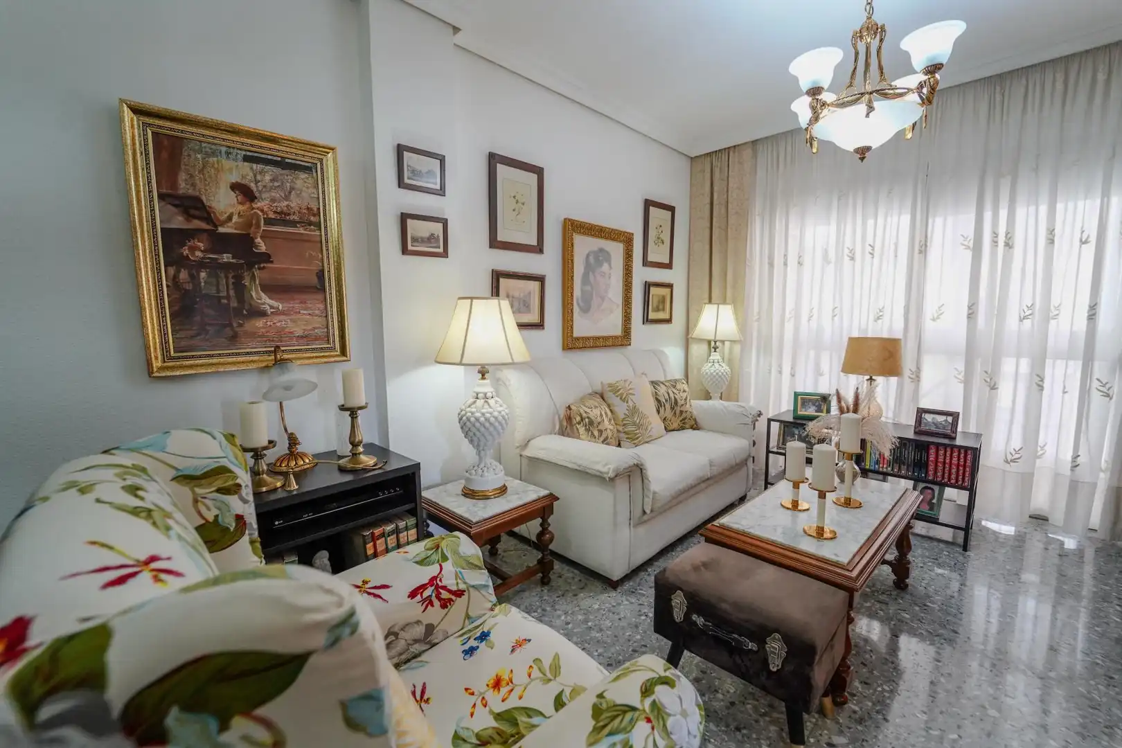 Piso en venta en Plaza de Monesterio, San Carlos - San José Sala de estar de Piso en venta en Sevilla con Aire acondicionado y Terraza