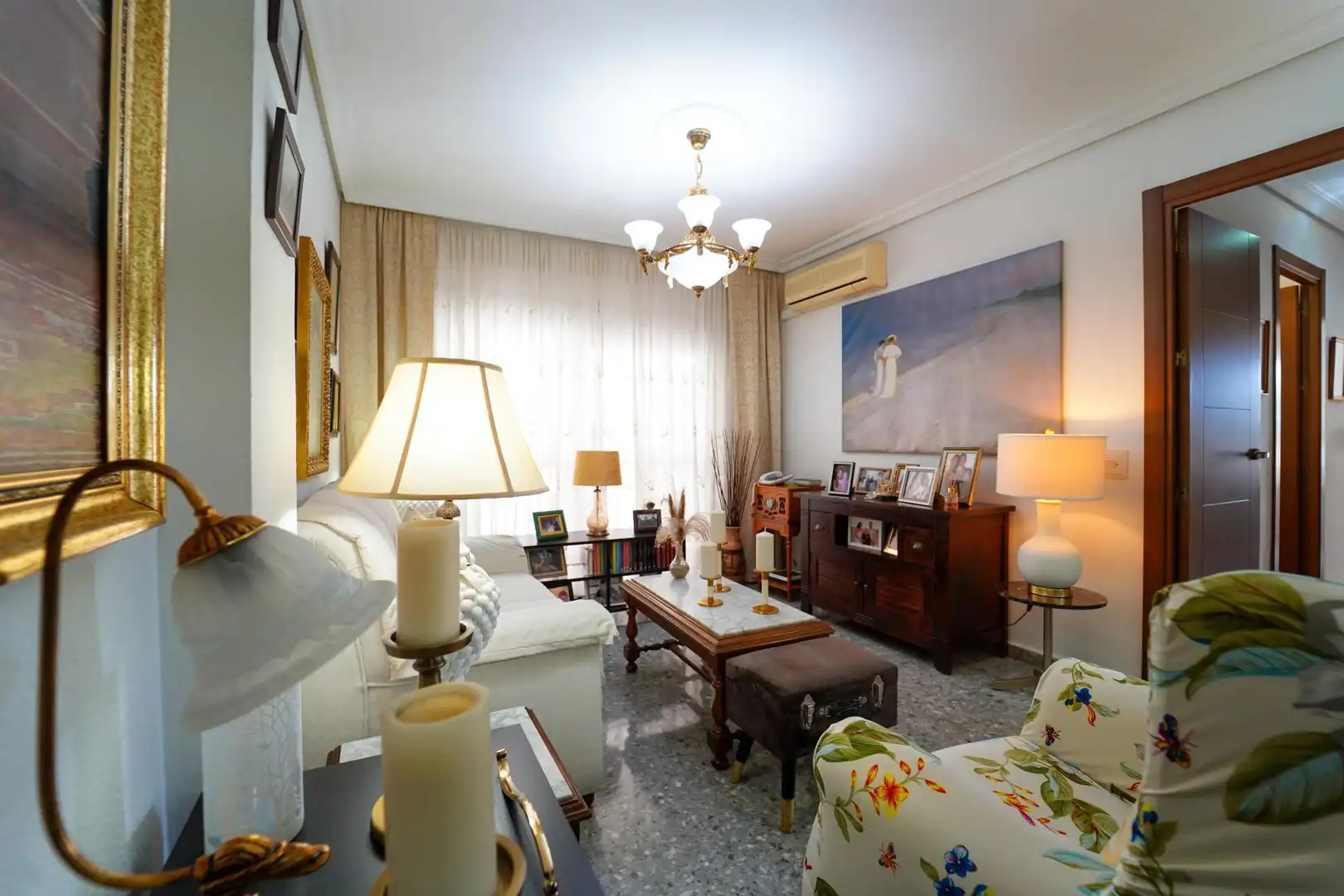 Piso en venta en Plaza de Monesterio, San Carlos - San José Sala de estar de Piso en venta en Sevilla con Aire acondicionado y Terraza