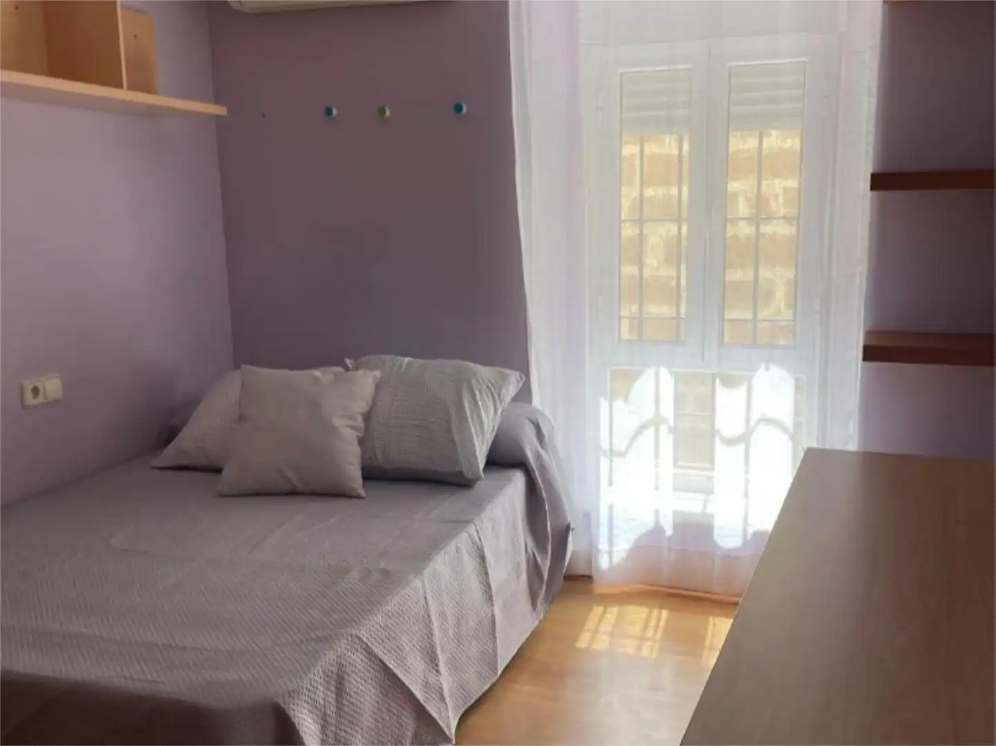 Bedroom of Flat for share in Linares  with Air Conditioner, Parquet flooring and Furnished