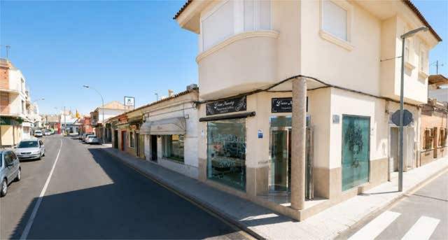Local comercial en Alquiler en Barrio de Peral - San Félix