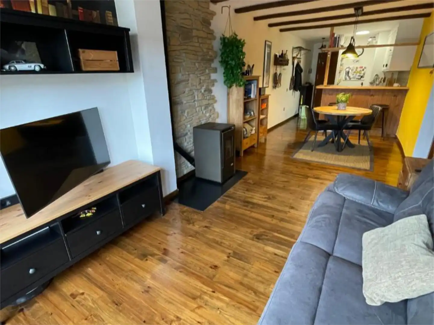 Wohnzimmer von Wohnung zur Miete in Bellver de Cerdanya mit Balkon