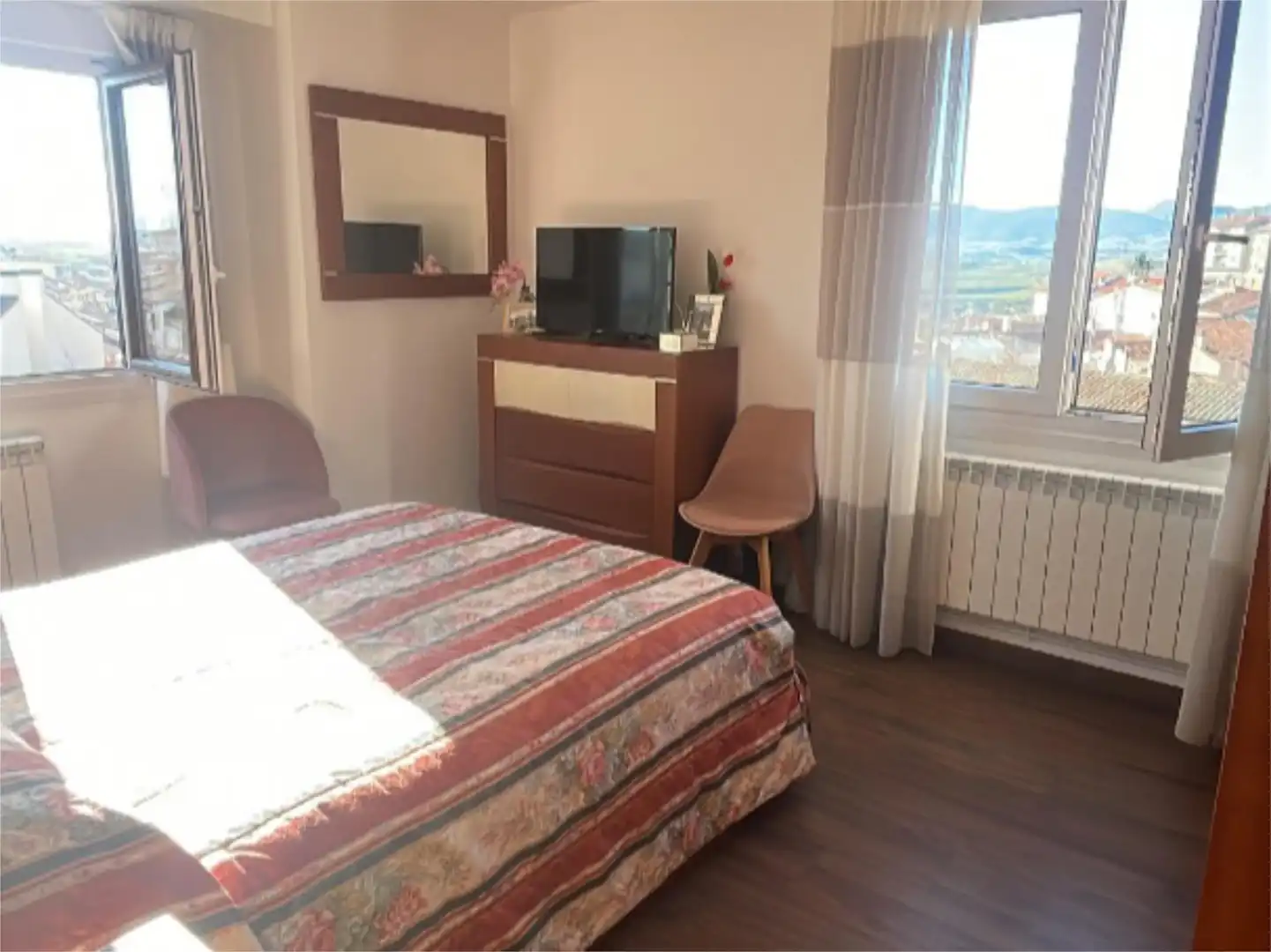 Piso en venta en Plaza de la Paz, 1, Haro Habitación de Piso en venta en Haro con Terraza
