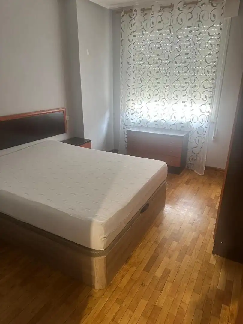 Piso de alquiler en Calle Tejadillo, 7, La Bañeza Habitación de Piso de alquiler en La Bañeza con Calefacción, Jardín privado y Terraza