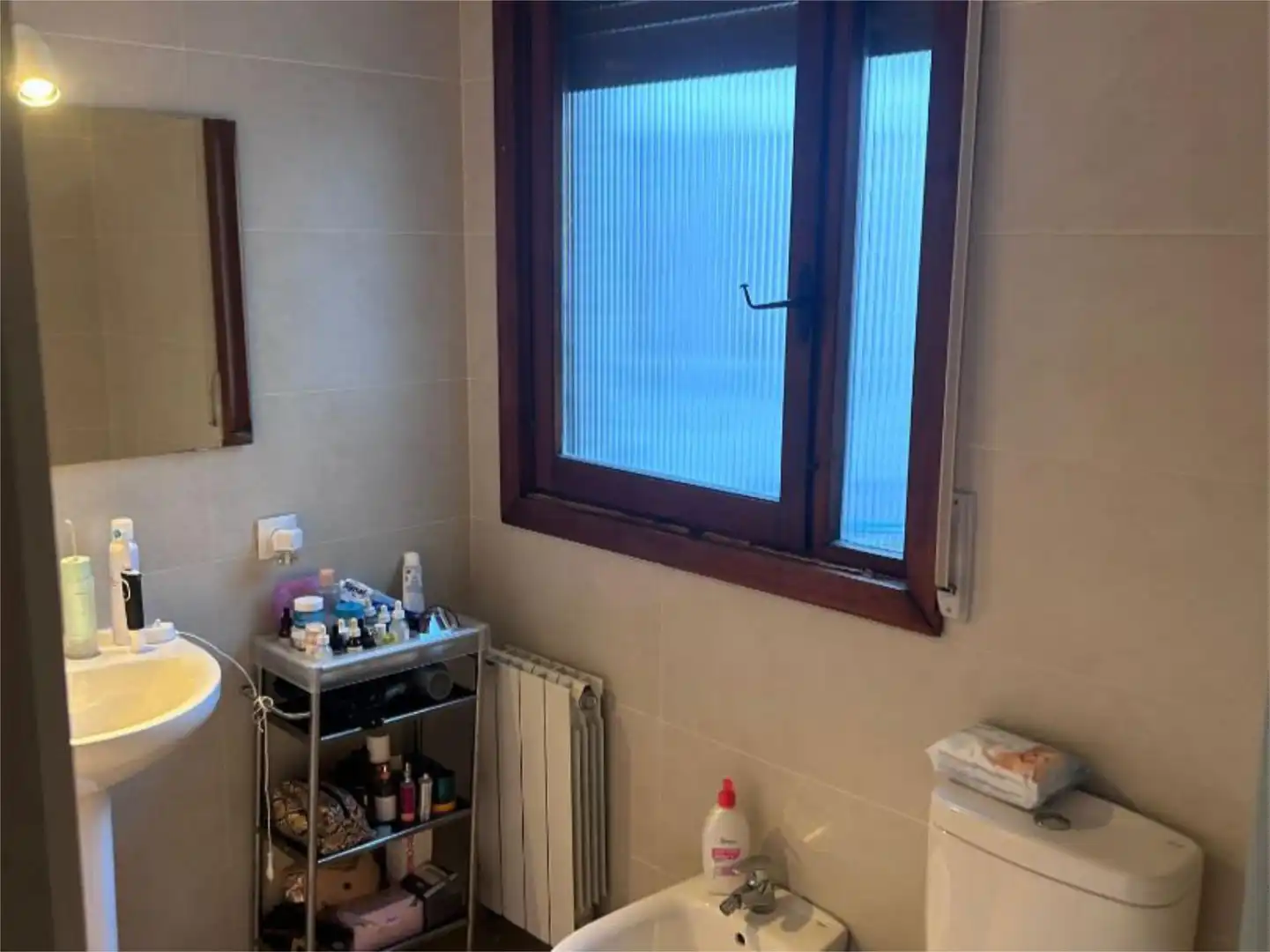 Habitación en Urbanización los Escoriales, 1, Jardín de los Reyes - Parque Real Baño de Piso para compartir en El Escorial con Calefacción, Jardín privado y Piscina