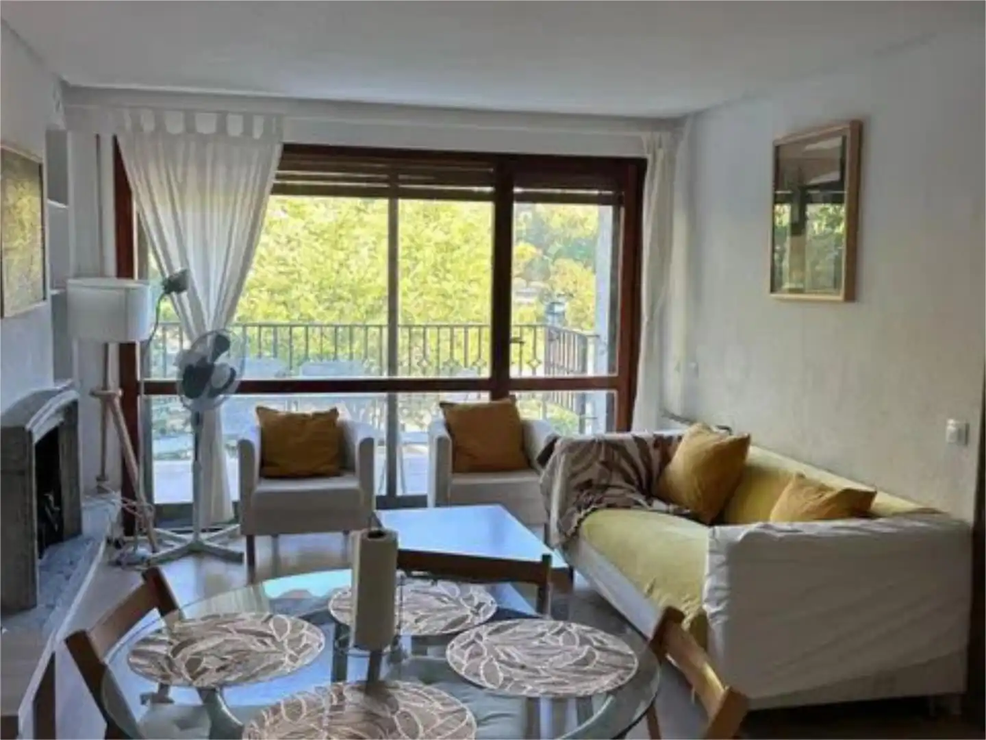 Habitación en Urbanización los Escoriales, 1, Jardín de los Reyes - Parque Real Sala de estar de Piso para compartir en El Escorial con Calefacción, Jardín privado y Piscina