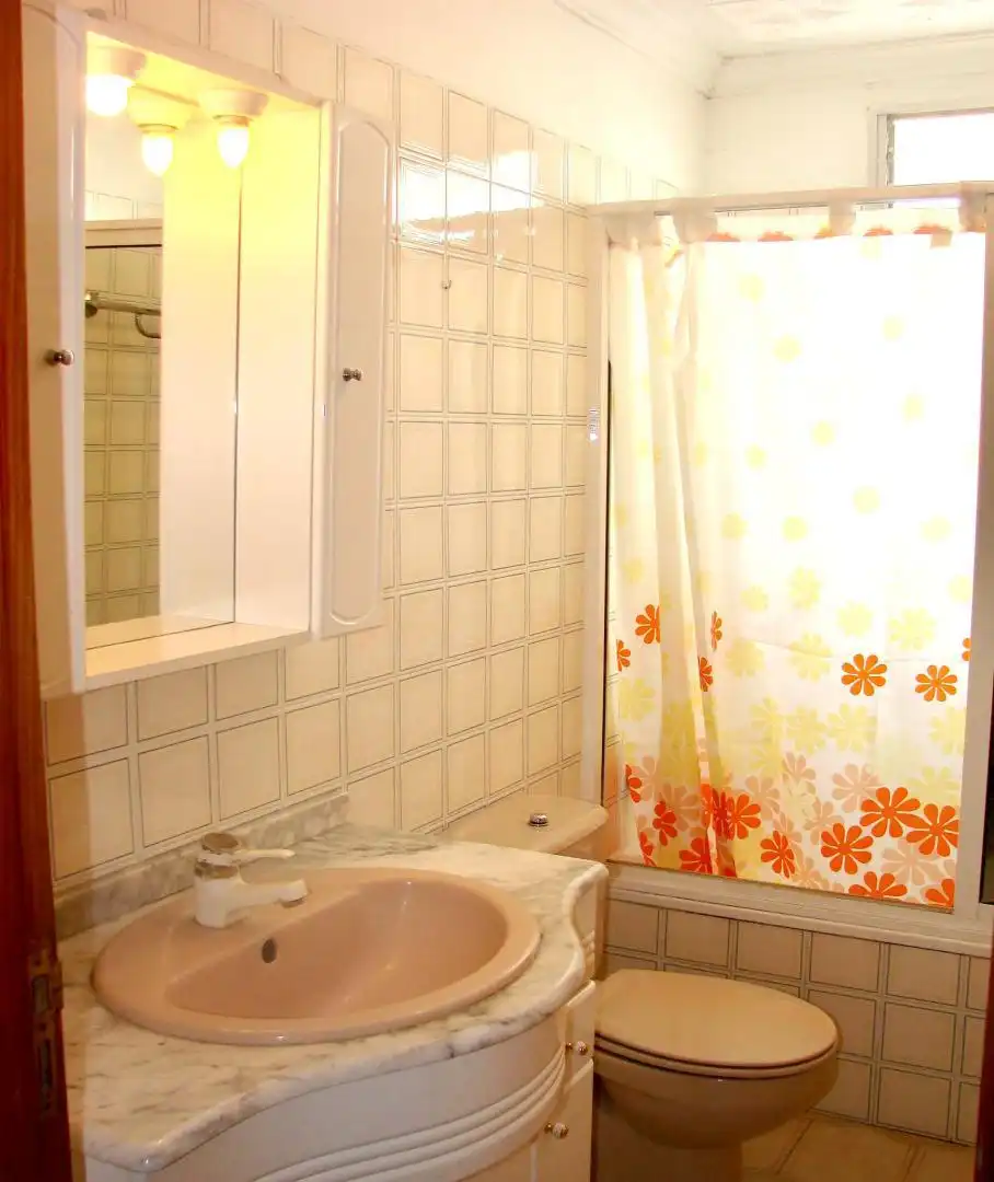 Ático en venta en Zona Barrio Nuevo de Ofra, 80, La Cuesta -Finca España Baño de Ático en venta en San Cristóbal de la Laguna con Trastero y Balcón