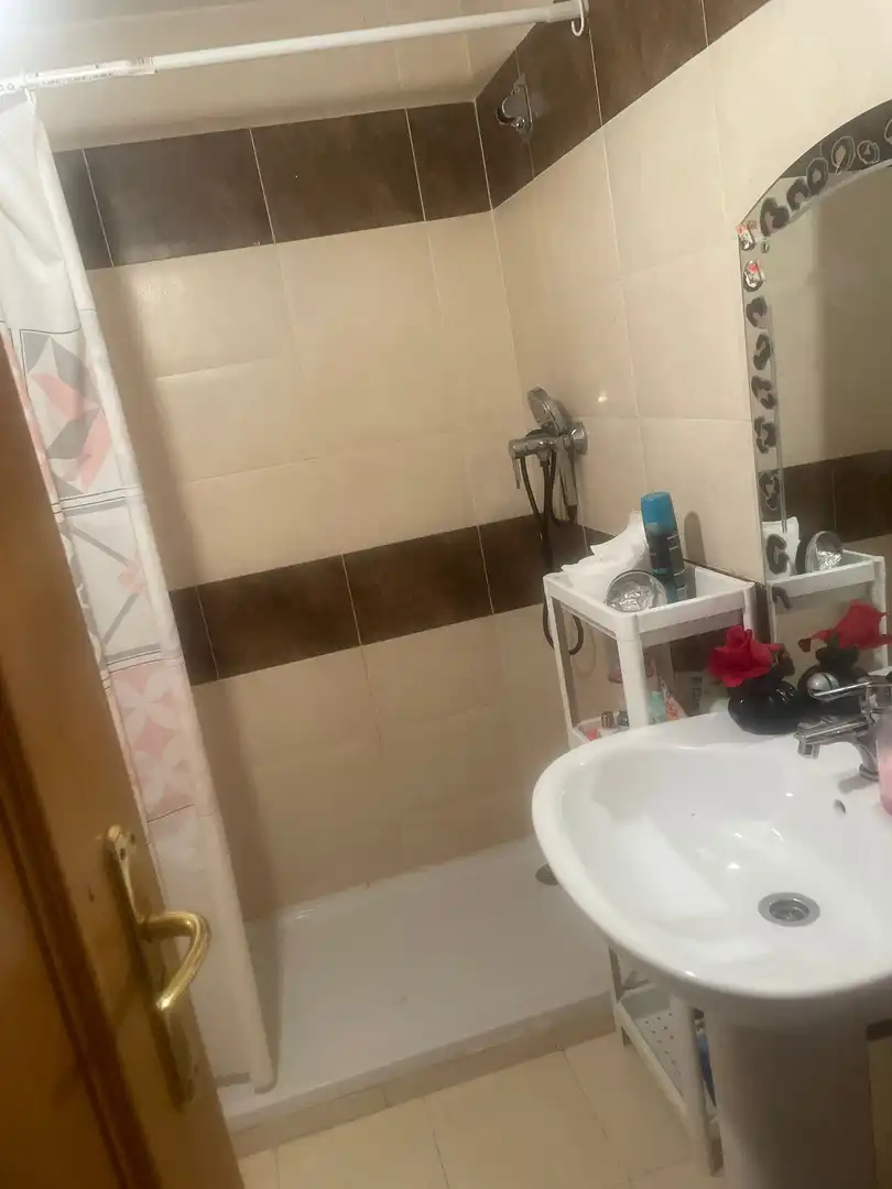 Room in Calle de Pedro Lorca, 85, Las Piscinas Naturales