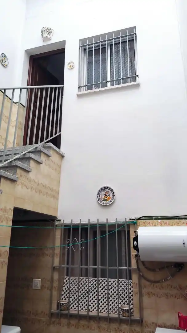 Vista exterior de Casa adosada en venta en  Sevilla Capital con Aire acondicionado y Trastero