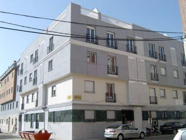 Garaje en Alquiler en Maria Auxiliadora - Barriada de Llera