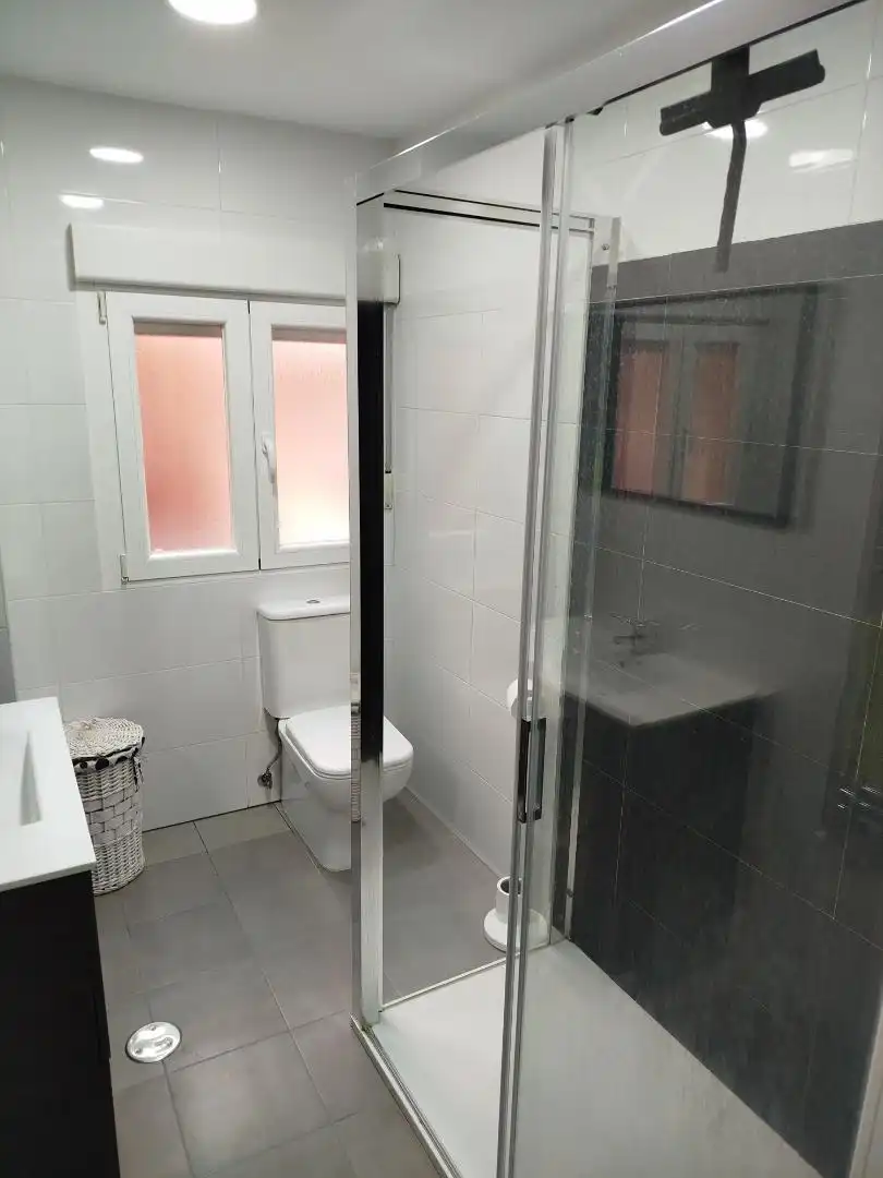 Piso en venta en Calle Granada, 17, Delicias Baño de Piso en venta en Valladolid con Calefacción, Jardín privado y Parquet