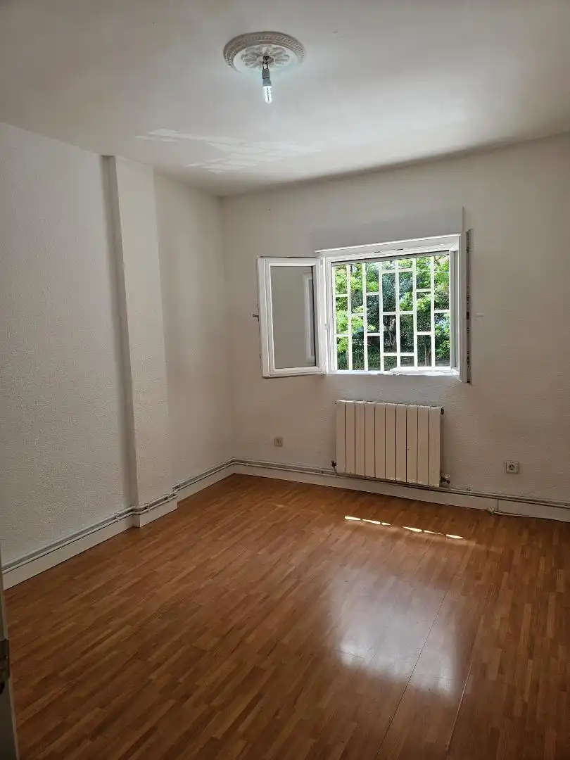 Habitación de Piso para compartir en  Madrid Capital con Aire acondicionado, Calefacción y Lavadora