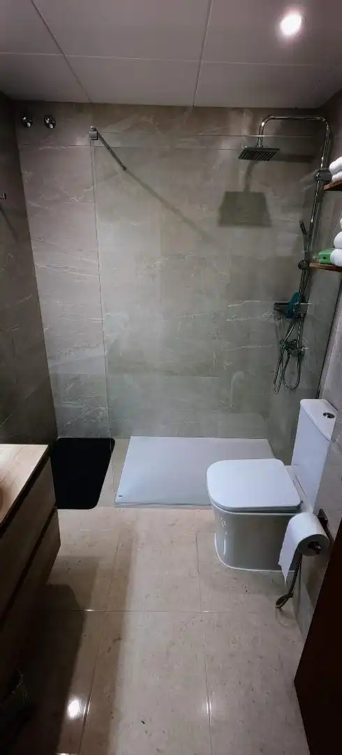 Wohnung zum Verkauf in Carrer de Mallorca, 2, Blanes Badezimmer von Wohnung zum Verkauf in Blanes mit Klimaanlage und Balkon
