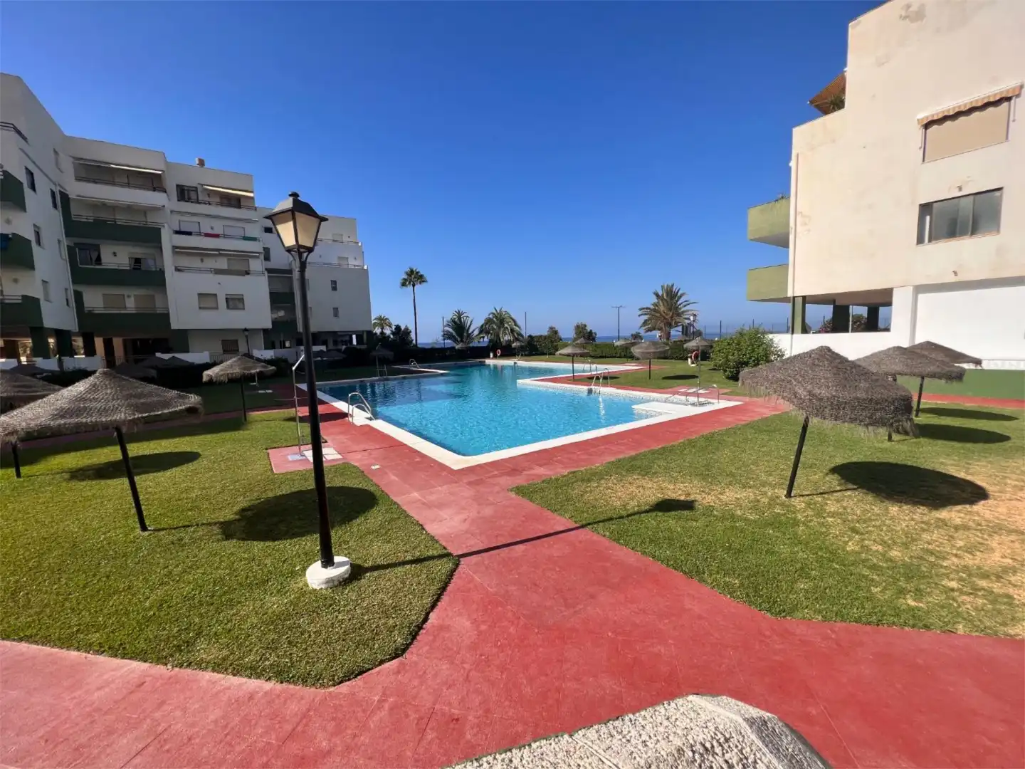Schwimmbecken von Wohnungen zur Miete in Salobreña mit Terrasse, Schwimmbad und Möbliert