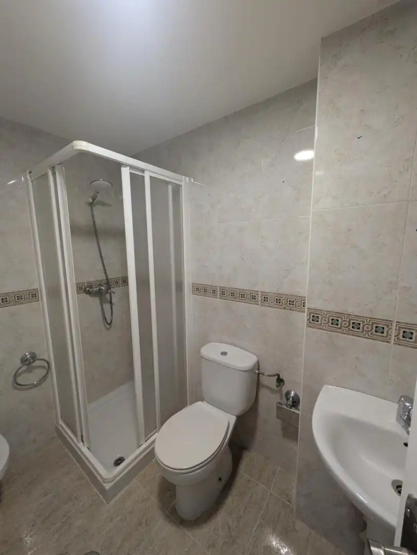 Casa adosada en venta en Calle el Romero, 11, Villaturiel Casa adosada en venta en Calle el Romero, 11, Villaturiel