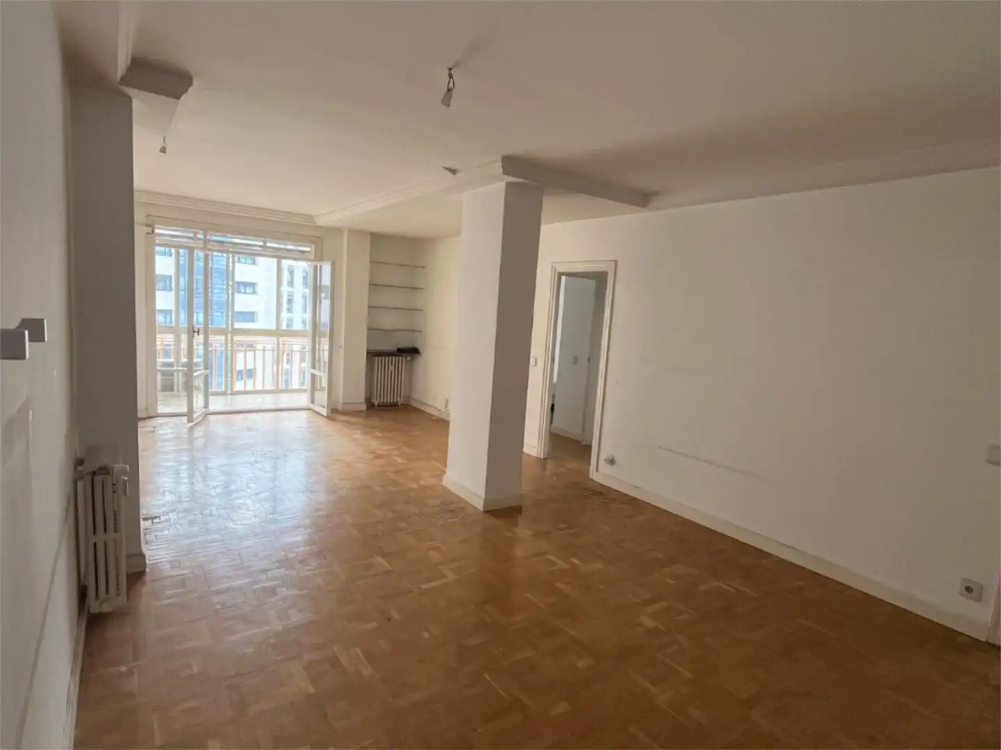 Sala de estar de Piso de alquiler en  Madrid Capital con Aire acondicionado, Calefacción y Parquet