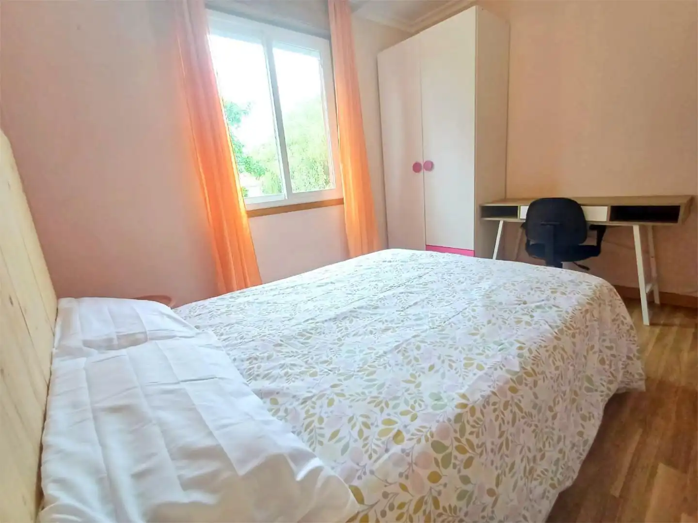 Habitación en Estrada Matamá Pazo-Comesaña, 32, Comesaña - Matamá Habitación en Estrada Matamá Pazo-Comesaña, 32, Comesaña - Matamá