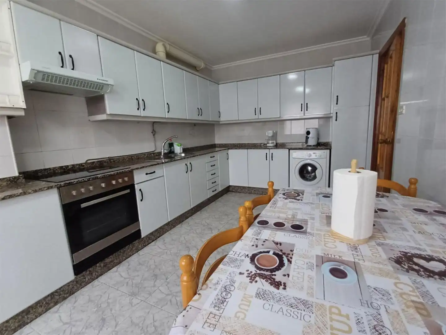 Habitación en Estrada Matamá Pazo-Comesaña, 32, Comesaña - Matamá Habitación en Estrada Matamá Pazo-Comesaña, 32, Comesaña - Matamá