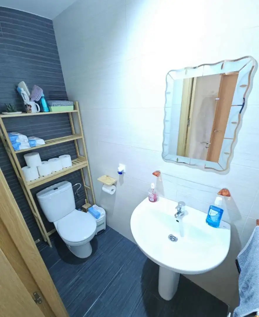 Casa adosada en venta en Calle de la Iglesia, 26, Ejea de los Caballeros Baño de Casa adosada en venta en Ejea de los Caballeros con Terraza y Balcón