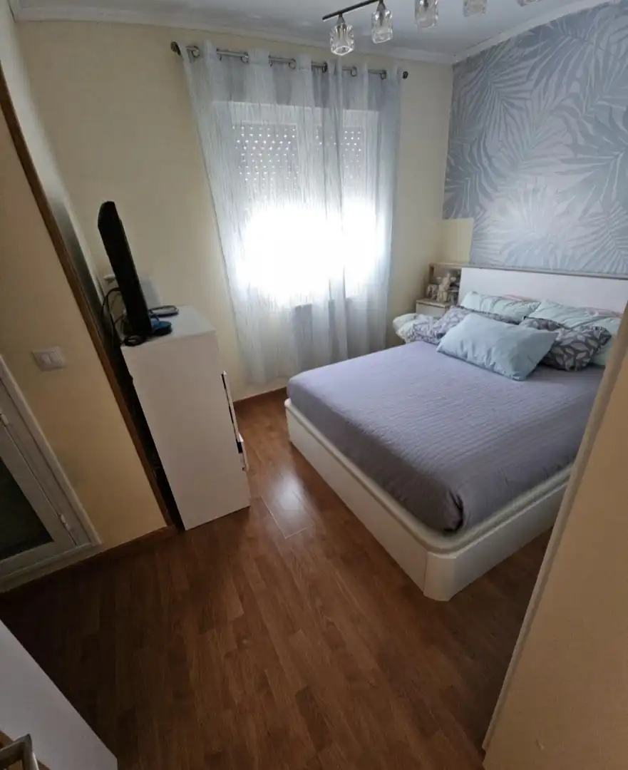 Casa adosada en venta en Calle de la Iglesia, 26, Ejea de los Caballeros Habitación de Casa adosada en venta en Ejea de los Caballeros con Terraza y Balcón