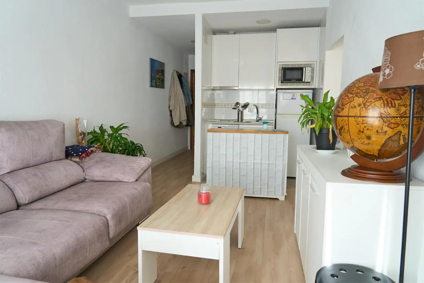 Wohnung zum Verkauf in Calle de la Isla de Arosa, 37, Peñagrande Wohnzimmer von Wohnung zum Verkauf in Madrid Capital mit Klimaanlage