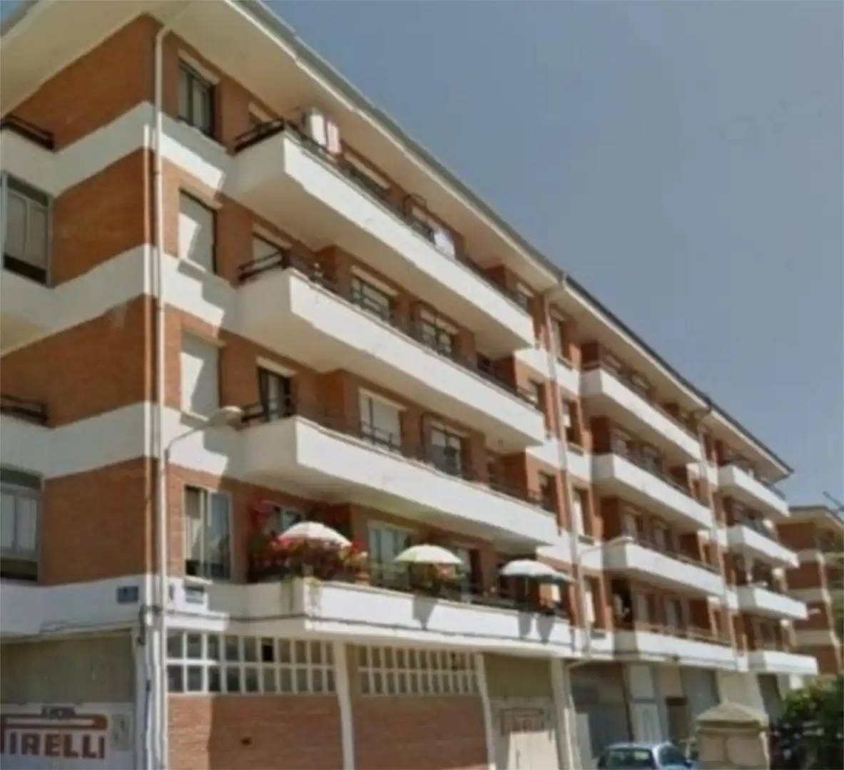 Piso en venta en Avenida Bilbao, 2, Medina de Pomar Vista exterior de Piso en venta en Medina de Pomar con Calefacción, Parquet y Amueblado