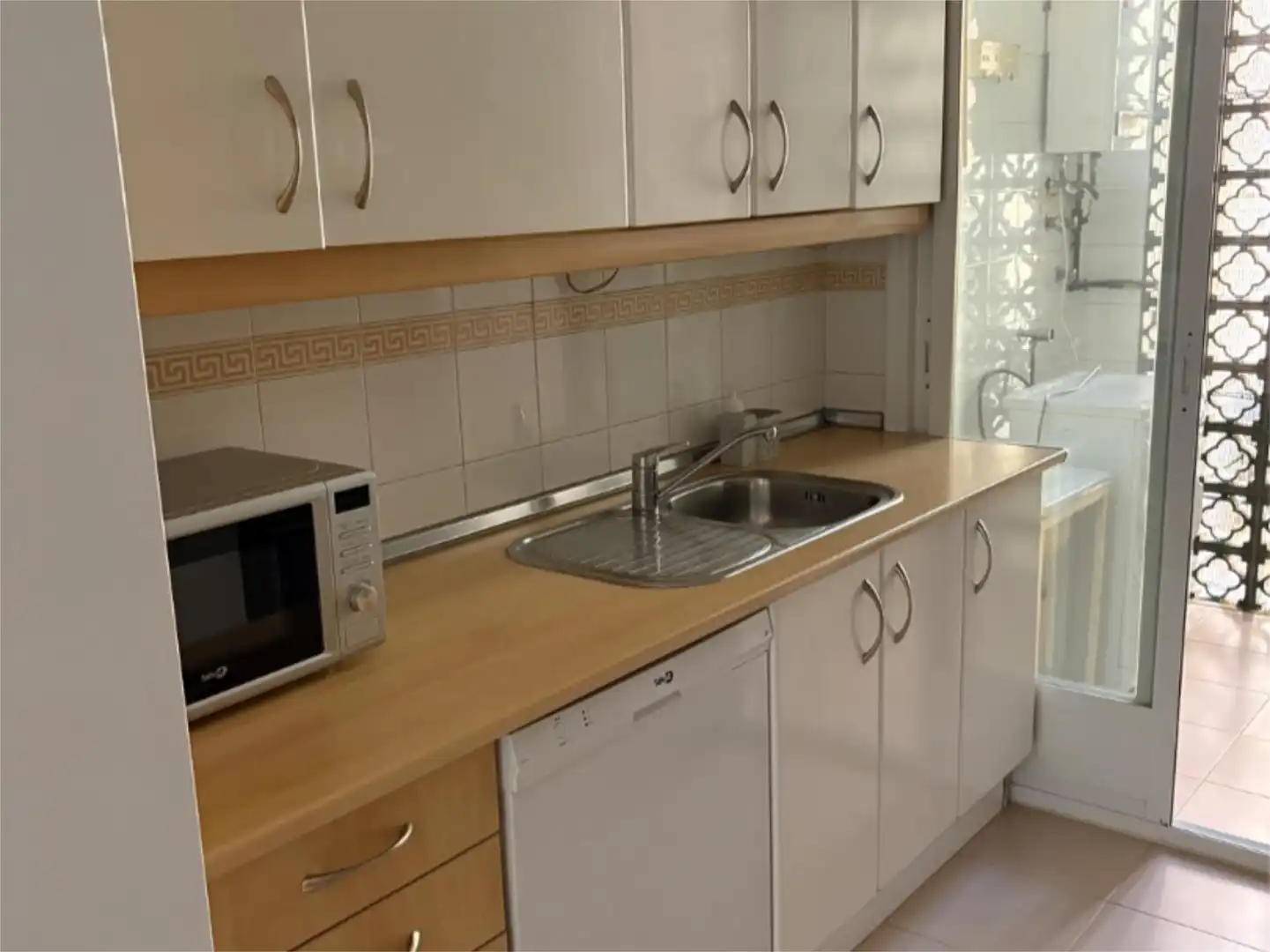 Wohnung zur Miete in Calle Altozano, 1, Santa Eufemia Küche von Wohnung zur Miete in Tomares mit Klimaanlage, Terrasse und Schwimmbad