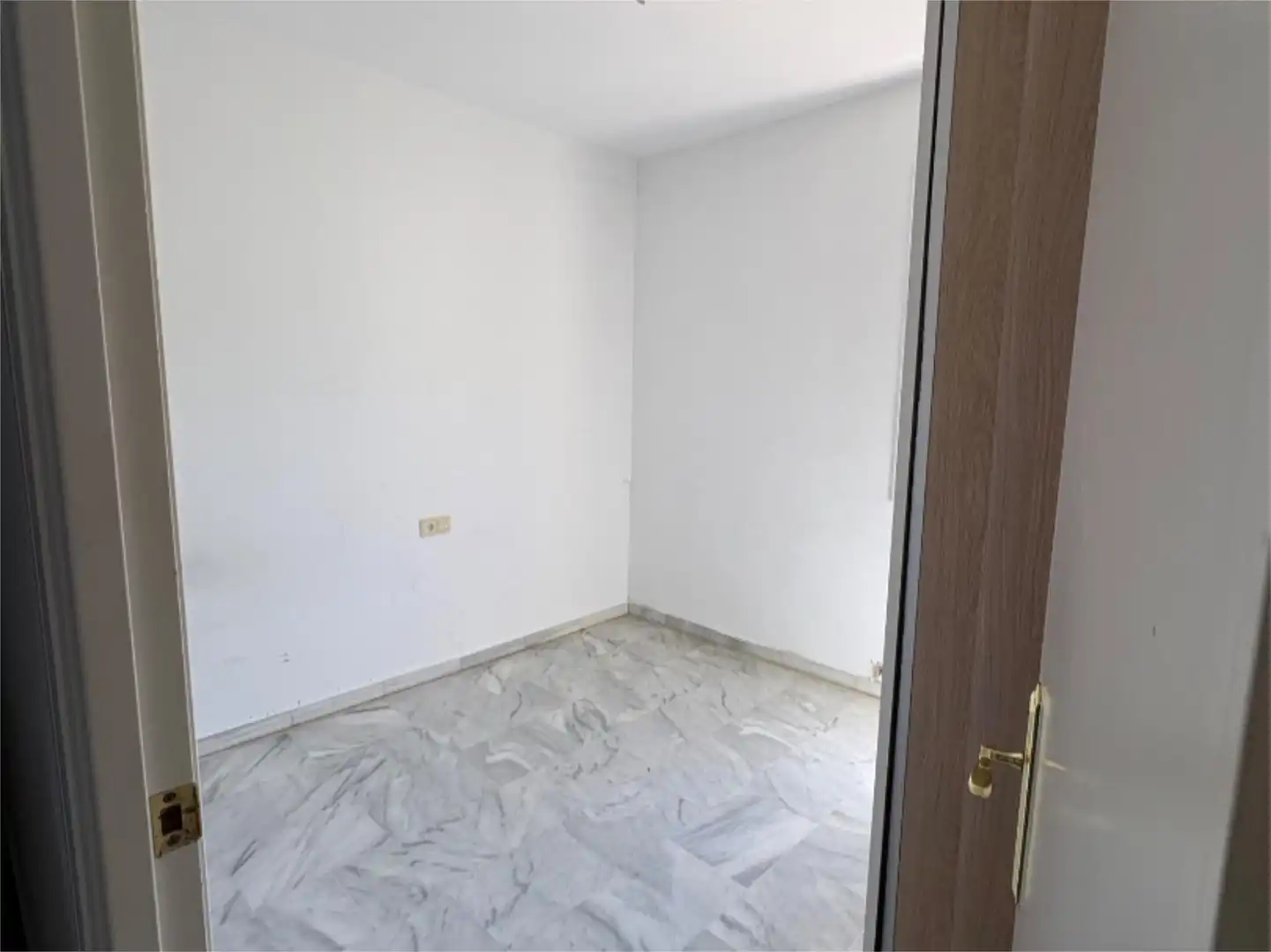 Wohnung zur Miete in Calle Altozano, 1, Santa Eufemia Schlafzimmer von Wohnung zur Miete in Tomares mit Klimaanlage, Terrasse und Schwimmbad
