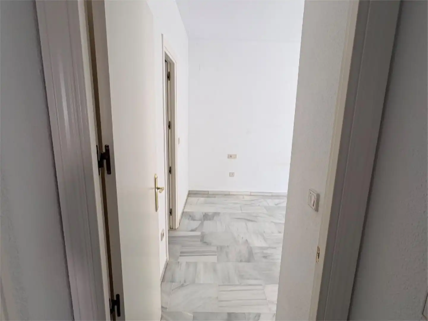 Wohnung zur Miete in Calle Altozano, 1, Santa Eufemia Wohnung zur Miete in Tomares mit Klimaanlage, Terrasse und Schwimmbad