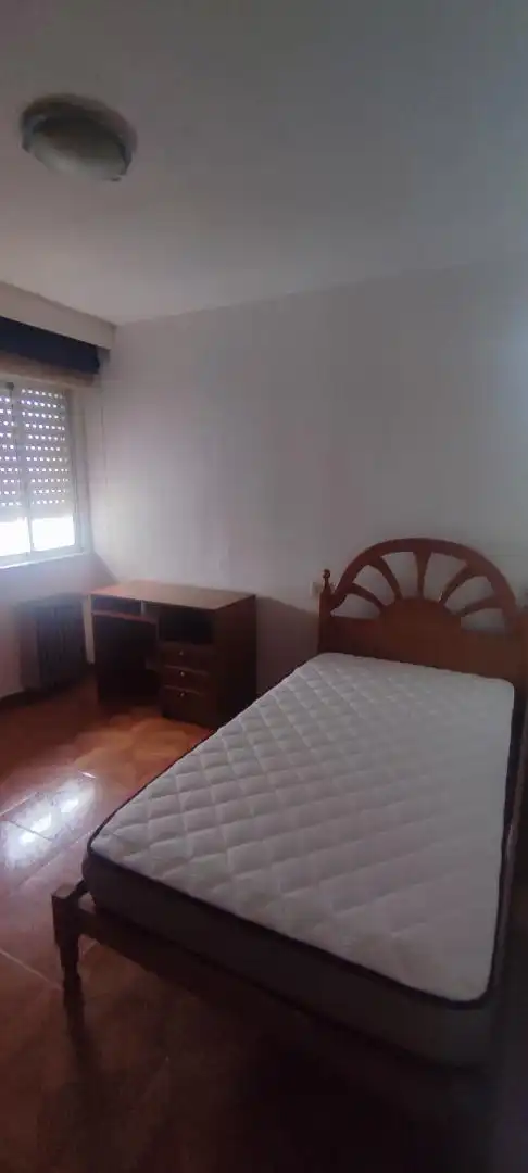 Wohnung zur Miete in Calle Tomillar, 8, Pizarrales Schlafzimmer von Wohnung zur Miete in Salamanca mit Heizung, Parkett und Terrasse