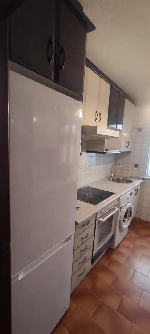 Wohnung zur Miete in Calle Tomillar, 8, Pizarrales Küche von Wohnung zur Miete in Salamanca mit Heizung, Parkett und Terrasse