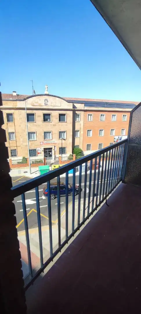 Wohnung zur Miete in Calle Tomillar, 8, Pizarrales Terrasse von Wohnung zur Miete in Salamanca mit Heizung, Parkett und Terrasse