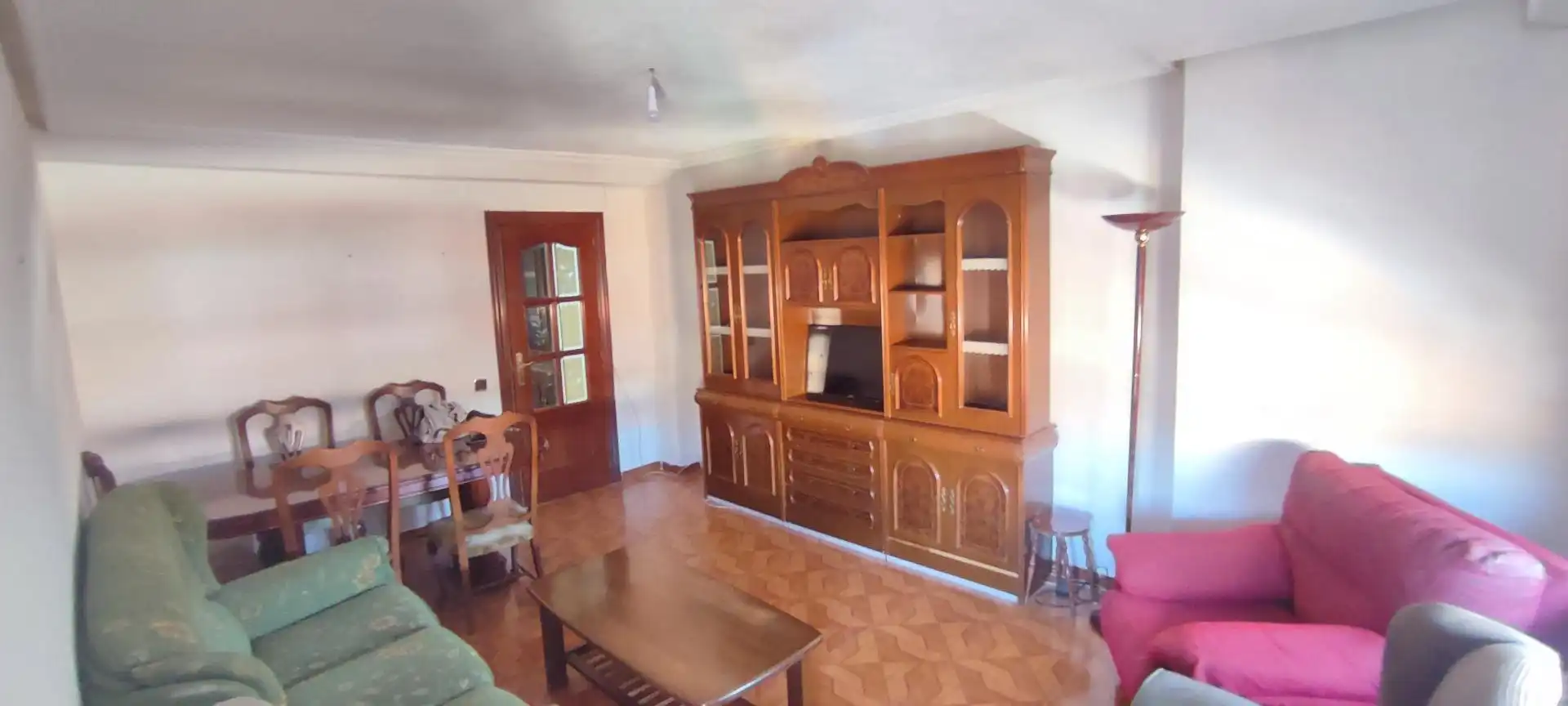 Wohnung zur Miete in Calle Tomillar, 8, Pizarrales Wohnzimmer von Wohnung zur Miete in Salamanca mit Heizung, Parkett und Terrasse