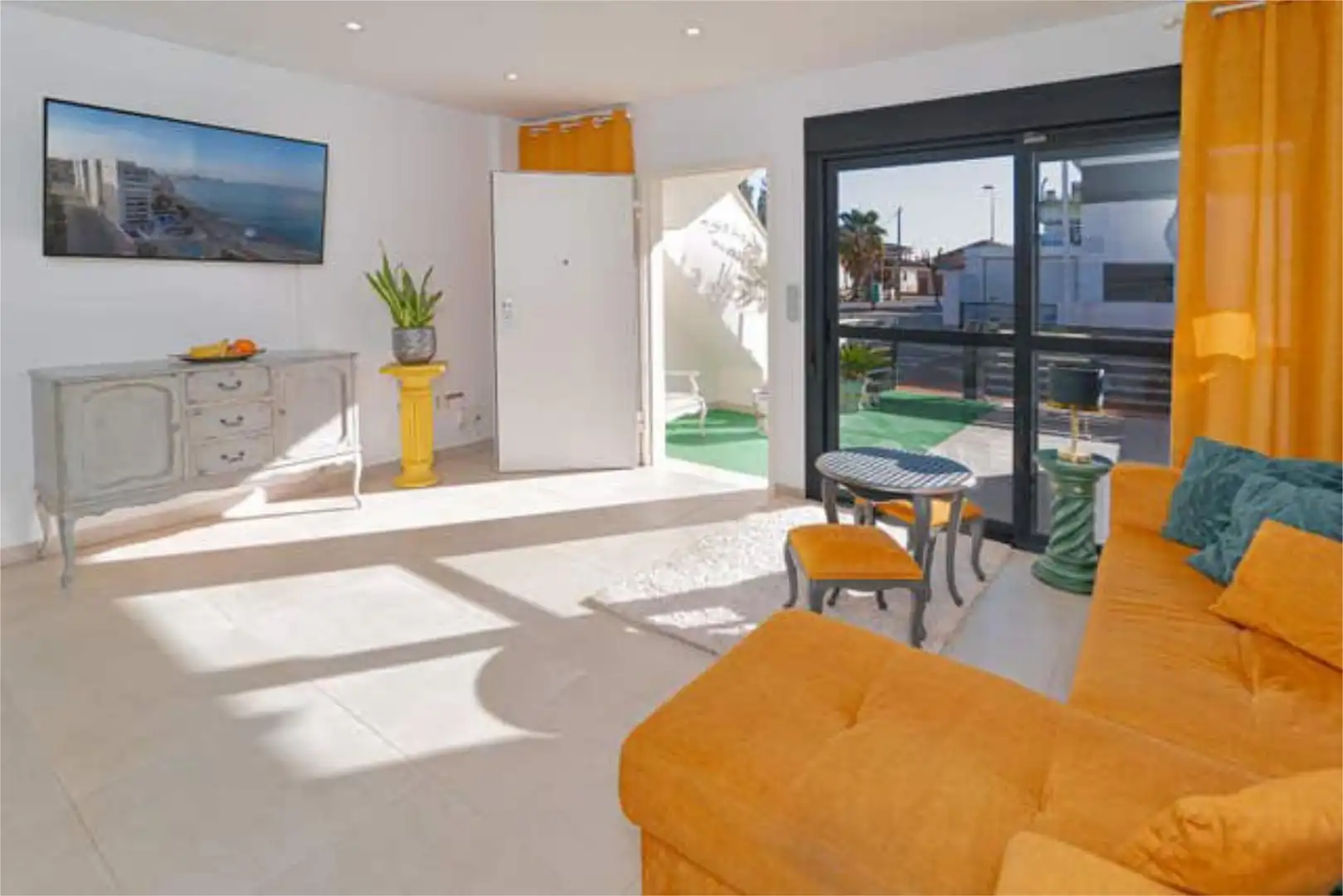 Apartament en venda a San Pedro del Pinatar ciudad Sala d'estar de Apartament en venda en San Pedro del Pinatar amb Terrassa i Piscina