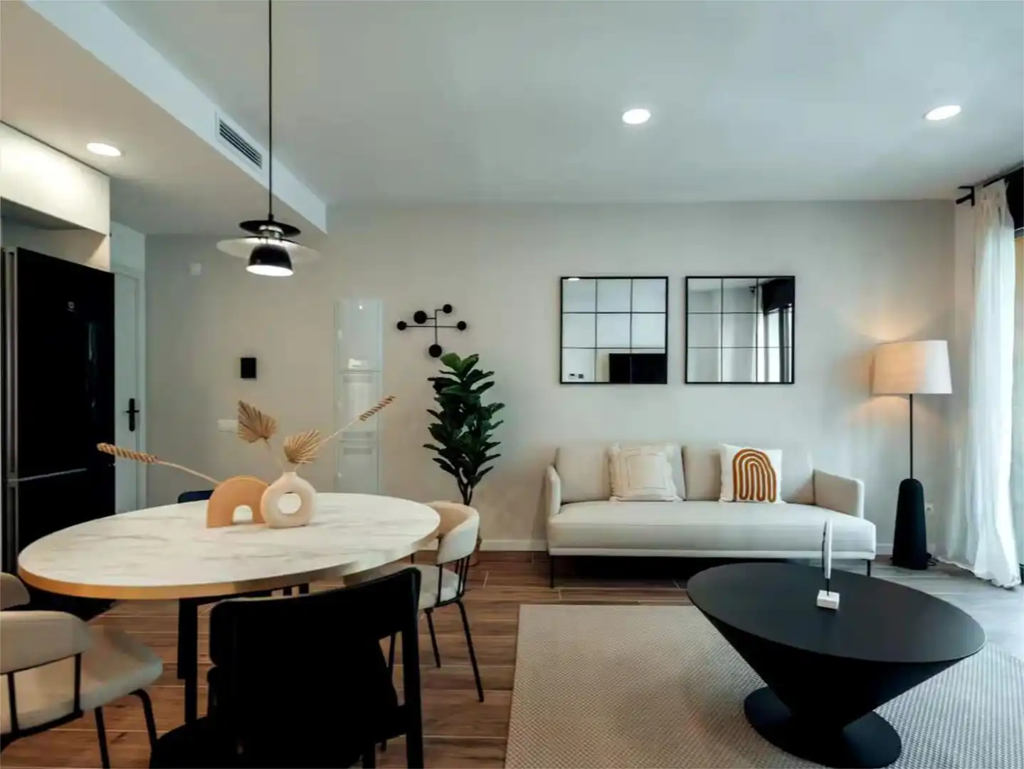 Apartamento de alquiler en Carrer del Pintor Fortuny, 5, El Raval Sala de estar de Apartamento de alquiler en Barcelona Capital con Aire acondicionado y Balcón