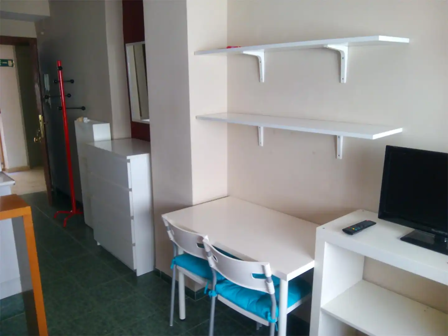 Habitación de Estudio de alquiler en  Granada Capital con Aire acondicionado