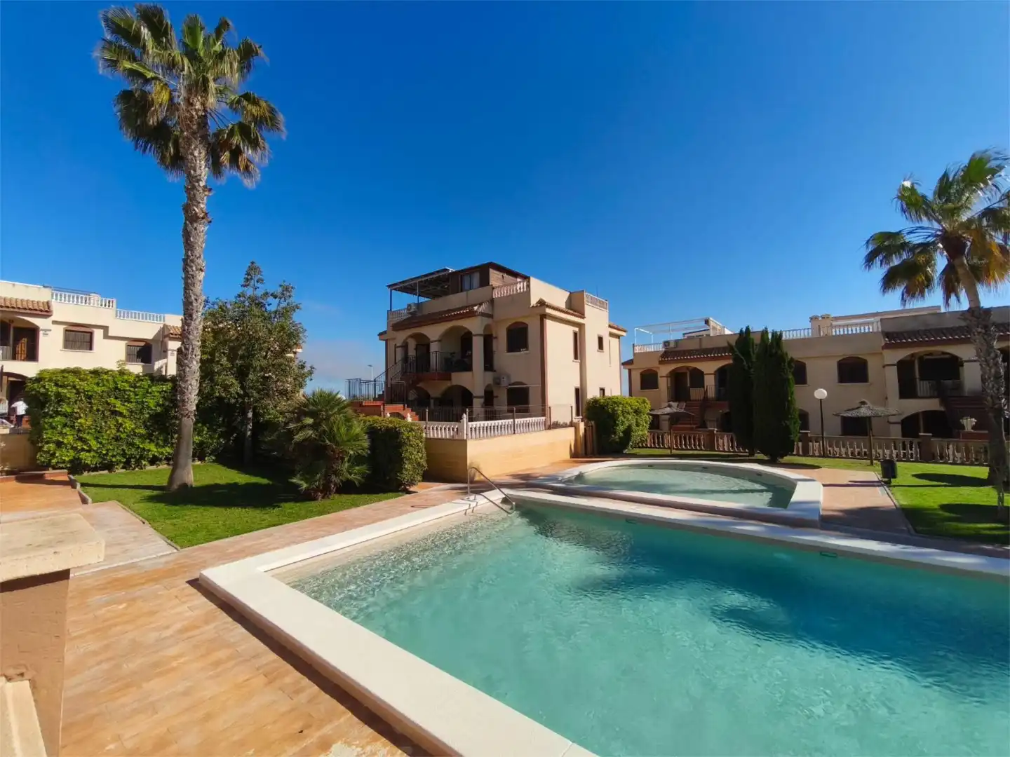Swimming pool of Flat for sale in Torrevieja  with Air Conditioner, Terrace and Swimming Pool