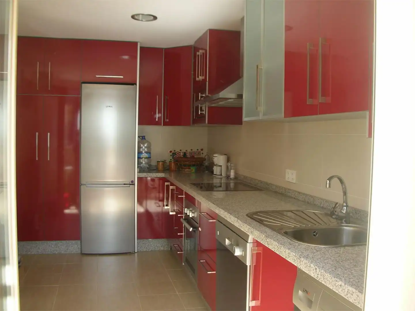 Flat for sale in Avenida de la Unicef, 55, Pinos de Alhaurín Kitchen of Flat for sale in Alhaurín de la Torre with Air Conditioner, Terrace and Swimming Pool
