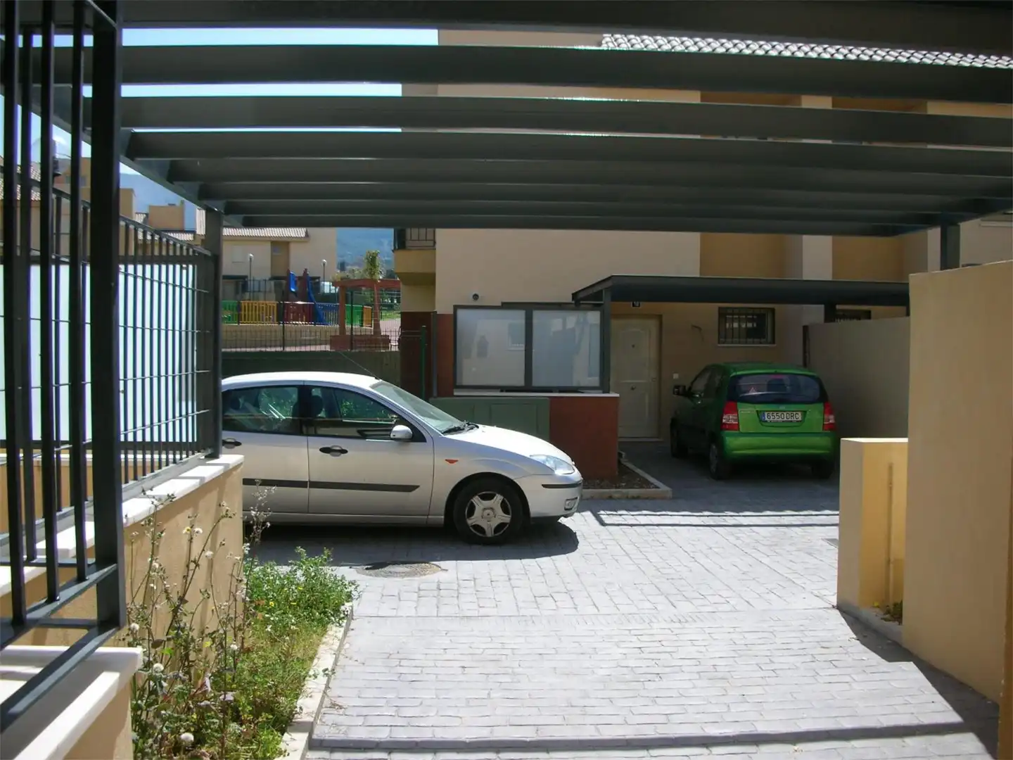 Flat for sale in Avenida de la Unicef, 55, Pinos de Alhaurín Parking of Flat for sale in Alhaurín de la Torre with Air Conditioner, Terrace and Swimming Pool