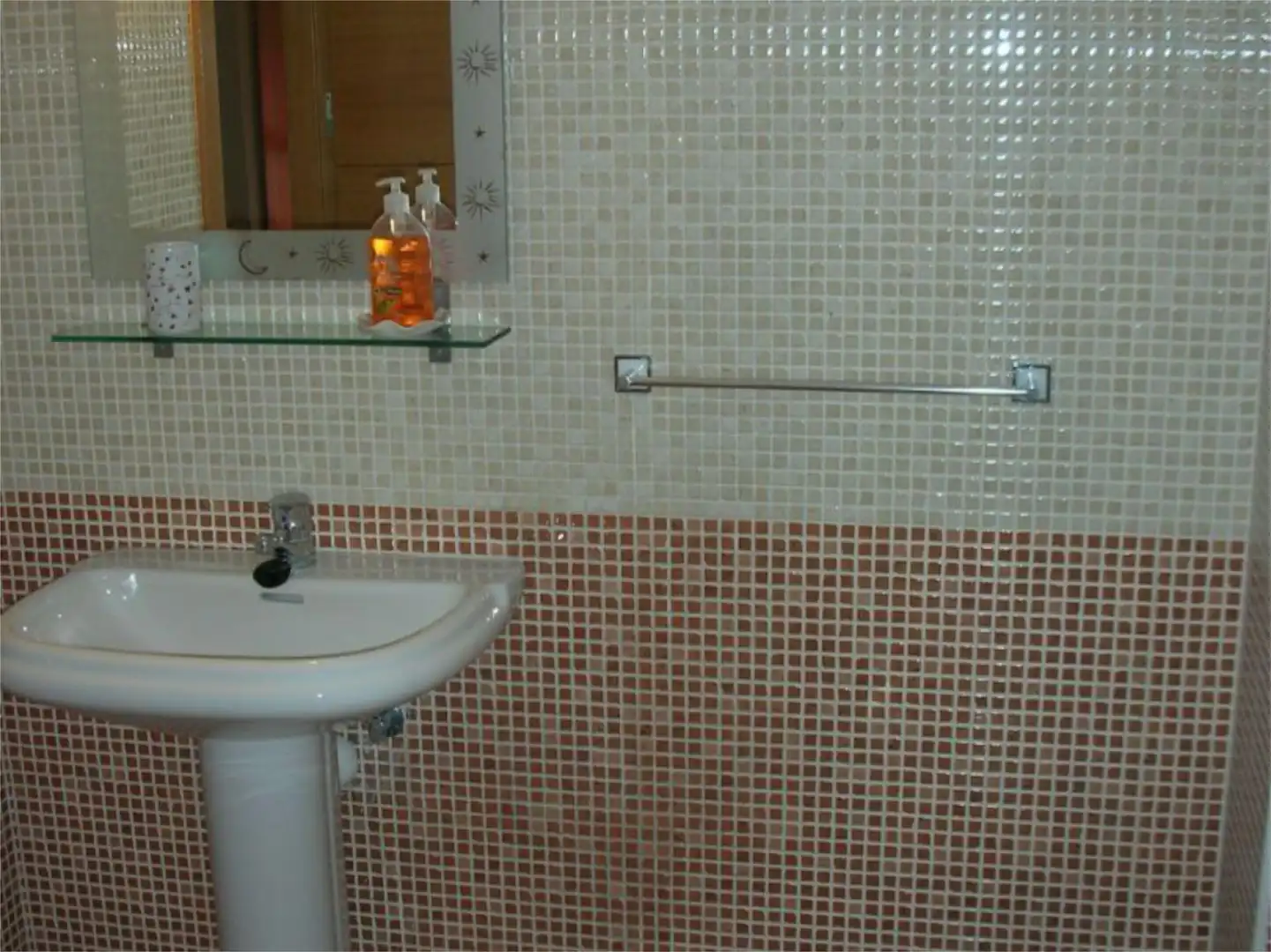 Flat for sale in Avenida de la Unicef, 55, Pinos de Alhaurín Bathroom of Flat for sale in Alhaurín de la Torre with Air Conditioner, Terrace and Swimming Pool