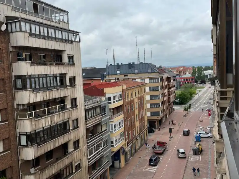 Wohnung zum Verkauf in Avenida del Padre Isla, 118, San Esteban Außenansicht von Wohnung zum Verkauf in León Capital mit Balkon