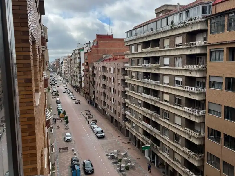 Flat for sale in Avenida del Padre Isla, 118, León Capital Exterior view of Flat for sale in León Capital with Balcony