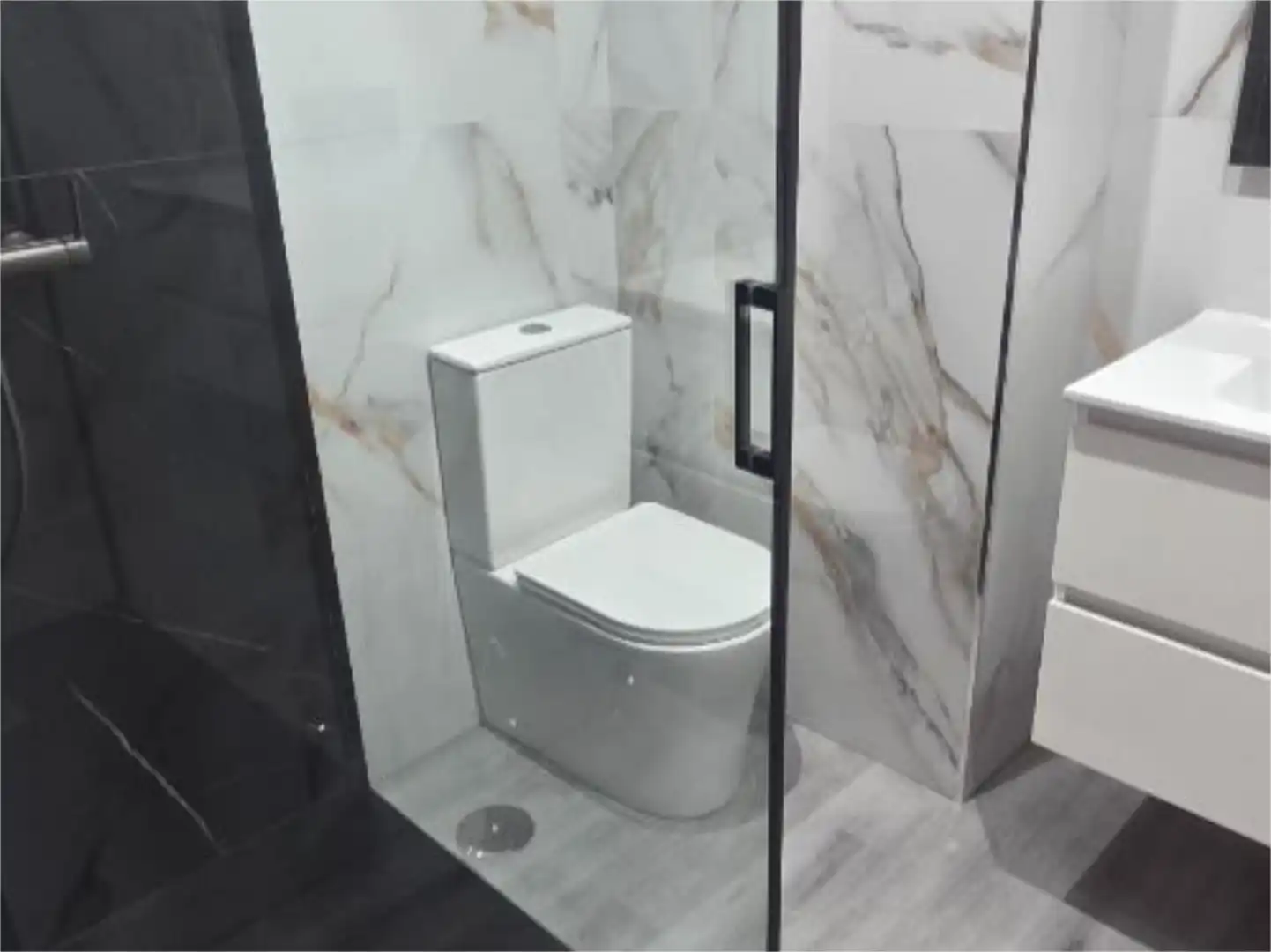 Bathroom of Flat for sale in Vigo   with Terrace