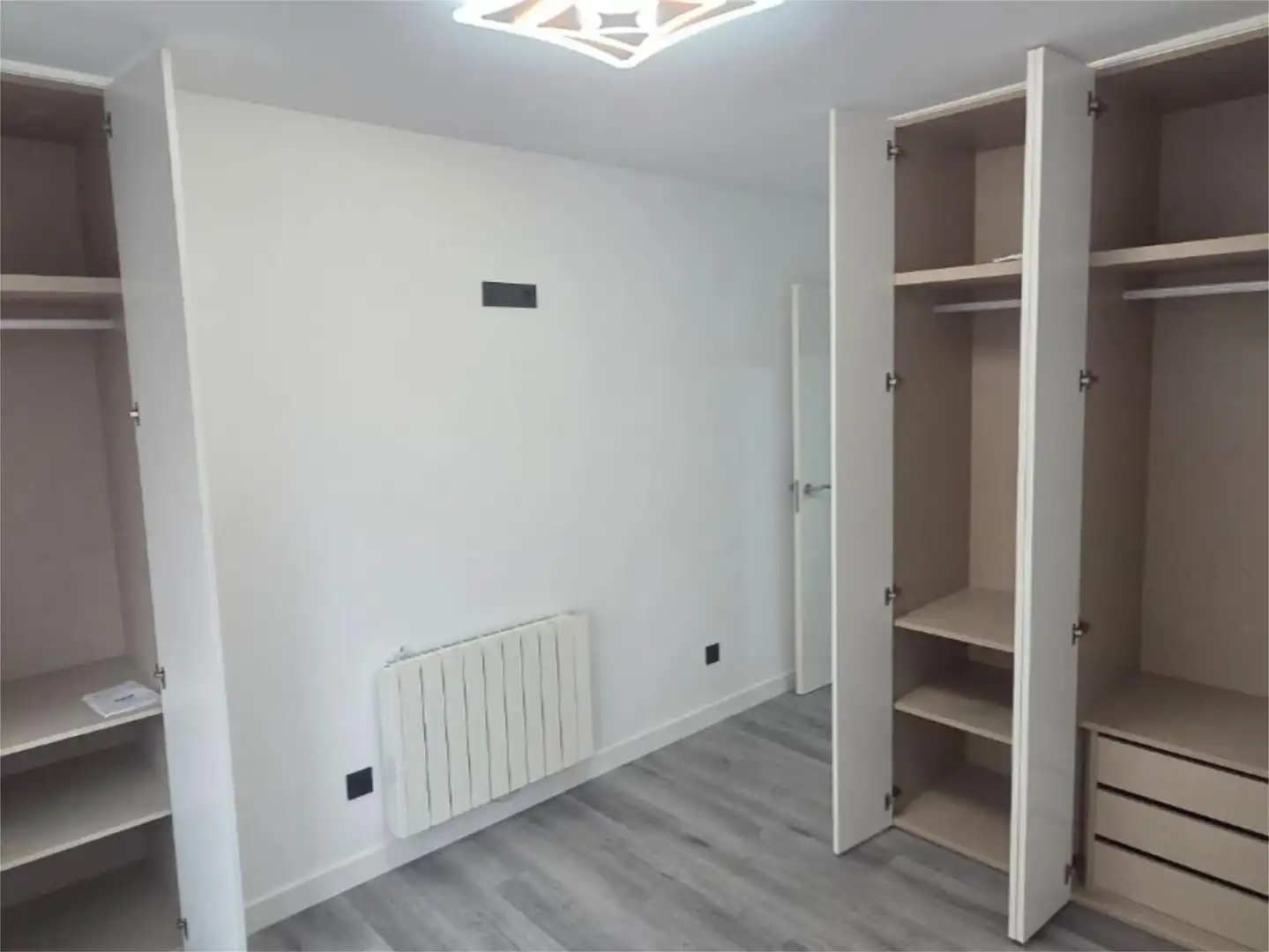 Bedroom of Flat for sale in Vigo   with Terrace