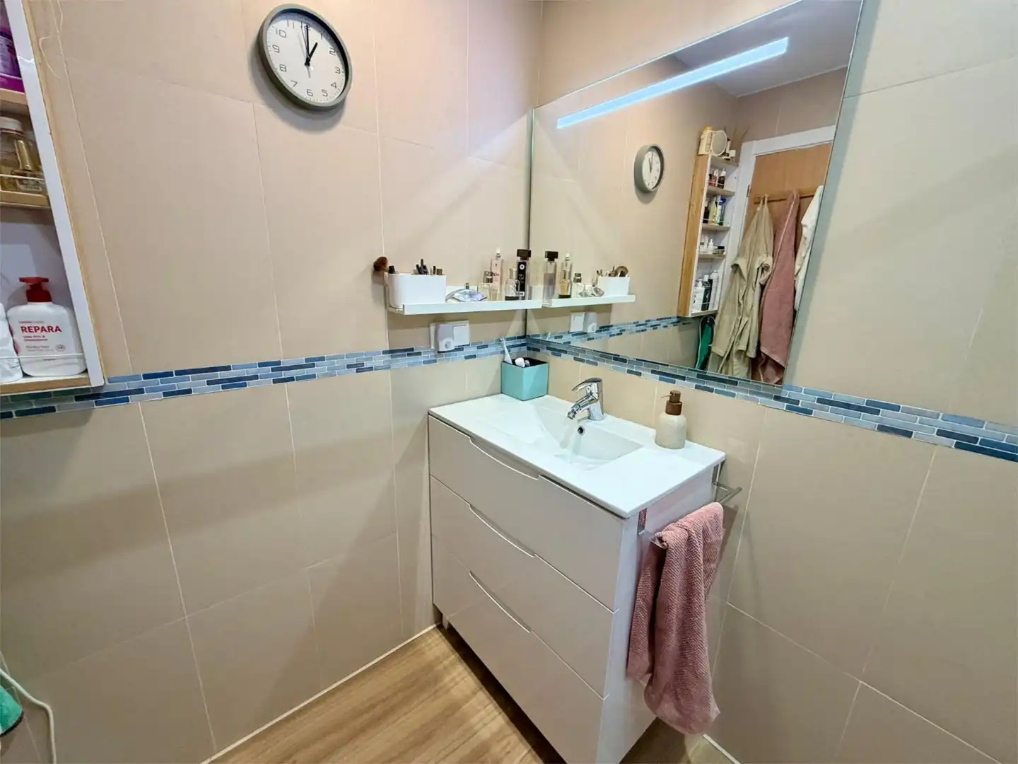 Apartamento en venta en Carrer Amplaries, 47, Cala Blanca Baño de Apartamento en venta en Oropesa del Mar / Orpesa con Aire acondicionado, Terraza y Piscina