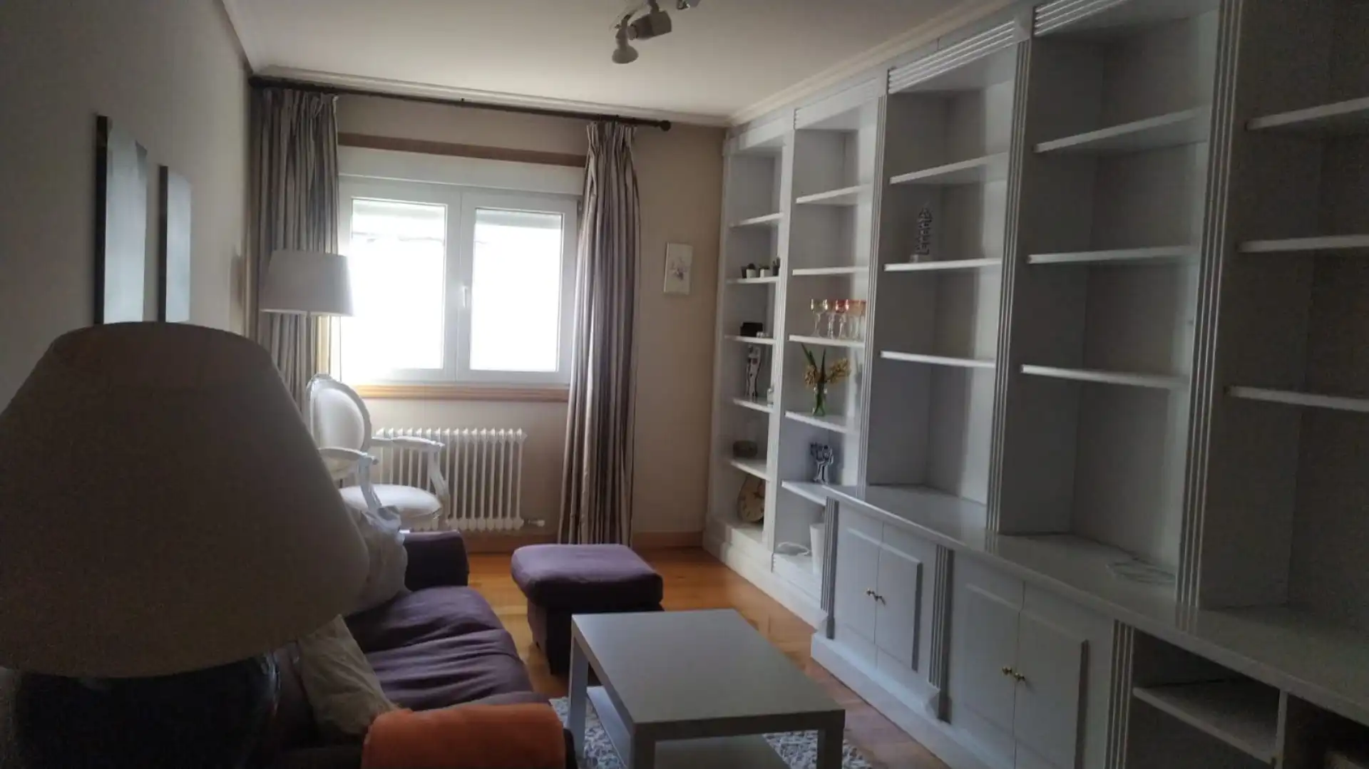 Flat for rent in Rúa Castelao, 9, Zona de Plaza de Barcelos Living room of Flat for rent in Pontevedra Capital with Heating, Parquet flooring and Furnished